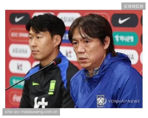 主帅洪明甫为球员减压,表示已完全适应高原并为首战制定了秘密武器。 主帅洪明甫为球员减压,表示已完全适应高原并为首战制定了秘密武器。